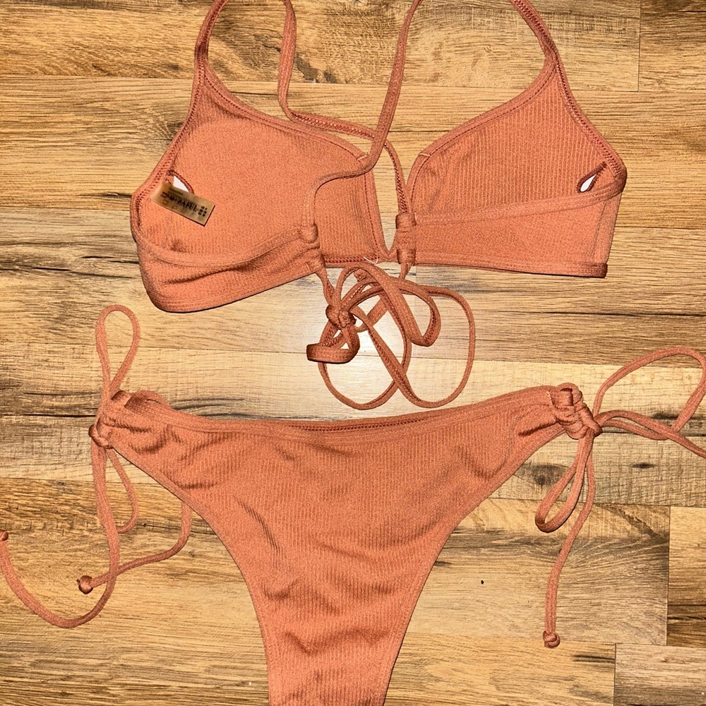 Rust Bikini - Picture 4 of 4